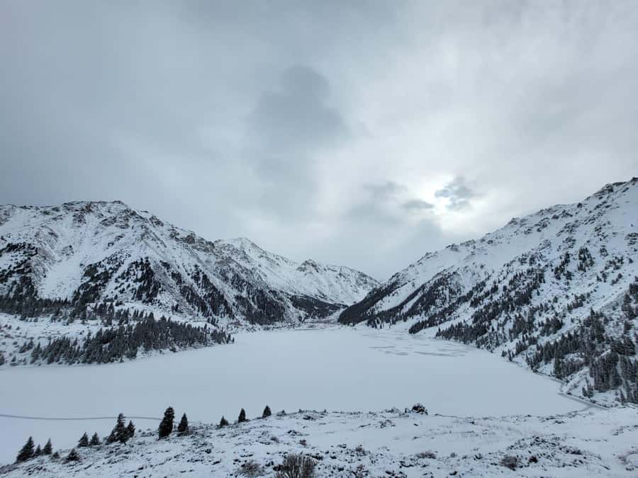 Big Almaty Lake Tour with Optional Hike - On the Trail: What the Guide Does During the Climb