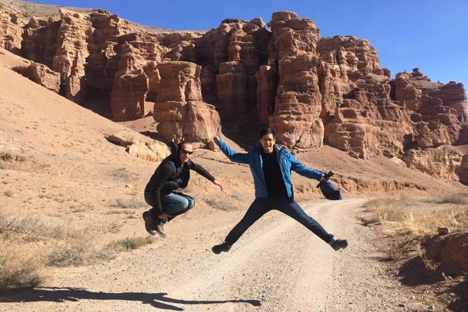 Charyn Canyon Private tour from Almaty, 1 day - The One-Hour Maze-Style Walk Inside the Canyon