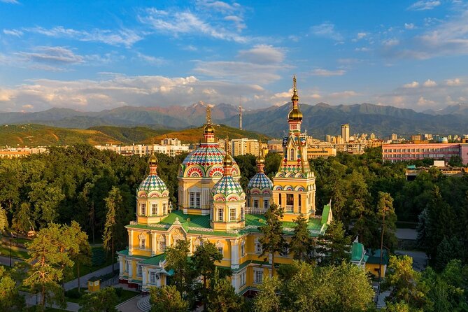 Experience Almaty, Medeu, shymbulak resort and Kok-tobe - Stop 2: Shymbulak at 3200m, cable car views and free time