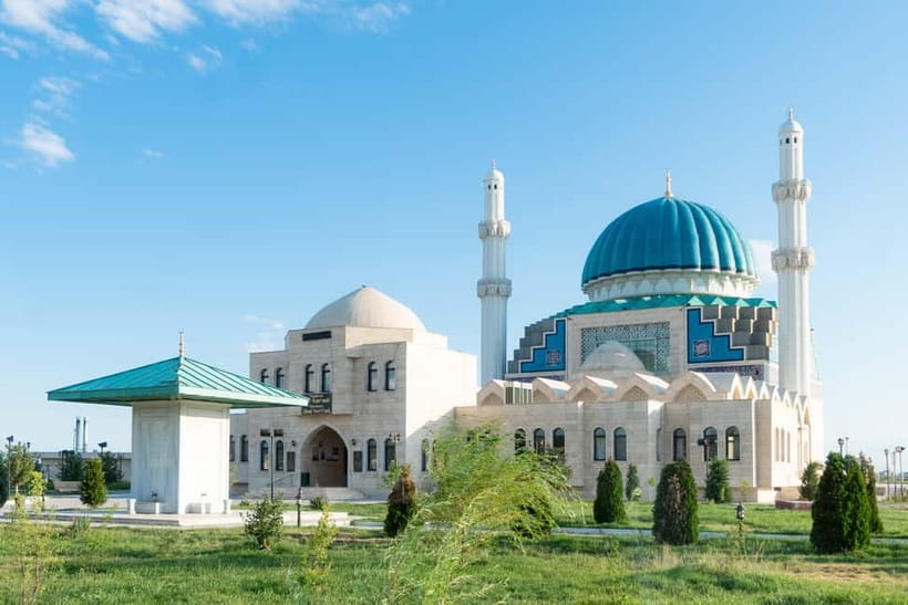 From Shymkent: Turkestan and Otrar Day Tour with Guide - Fountain show, shopping time, and the ride back to Shymkent