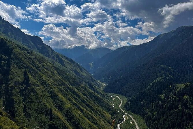 Shymbulak to Bogbanovisch Glacier and Oktabriskaya Hike - From Medeu to Shymbulak: your day starts already high