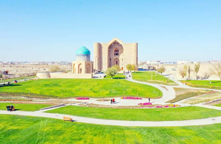 Turkestan Gloriously Isolated - Day Tour from Tashkent - Returning to Tashkent with green camp photo stops